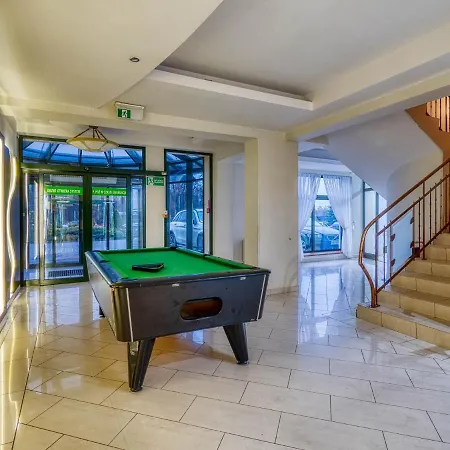 Szálloda Congress & 4*